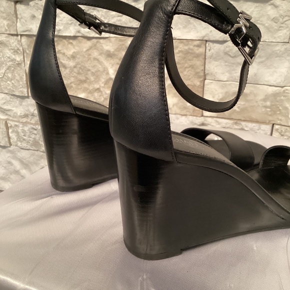 Michael Michael Kors Fiona Wedge Sandals - Picture 9 of 12